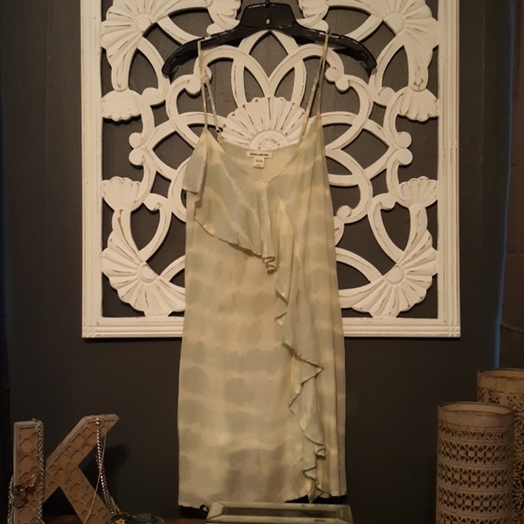 Cute Billabong sundress - Picture 1 of 2